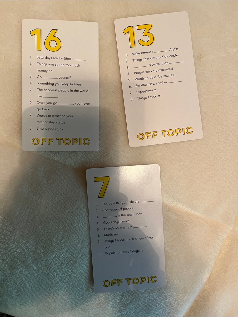 Off Topic Party Game - Yellow - Picture 2 of 4